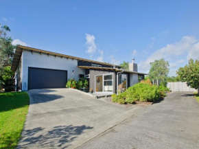 The Beach House - Ruakaka Holiday Home